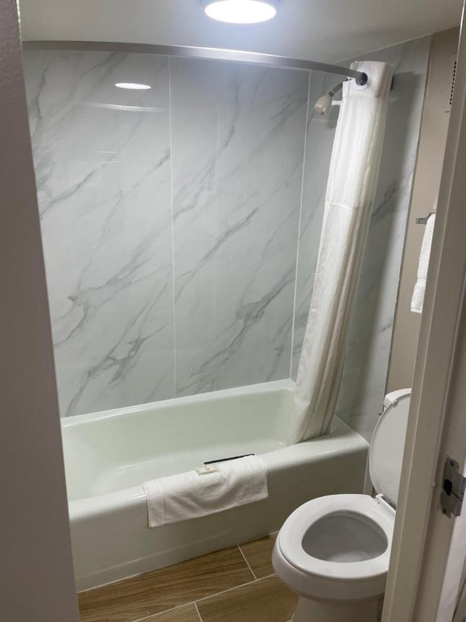 Super 8 By Wyndham Valdosta Mall Zewnętrze zdjęcie