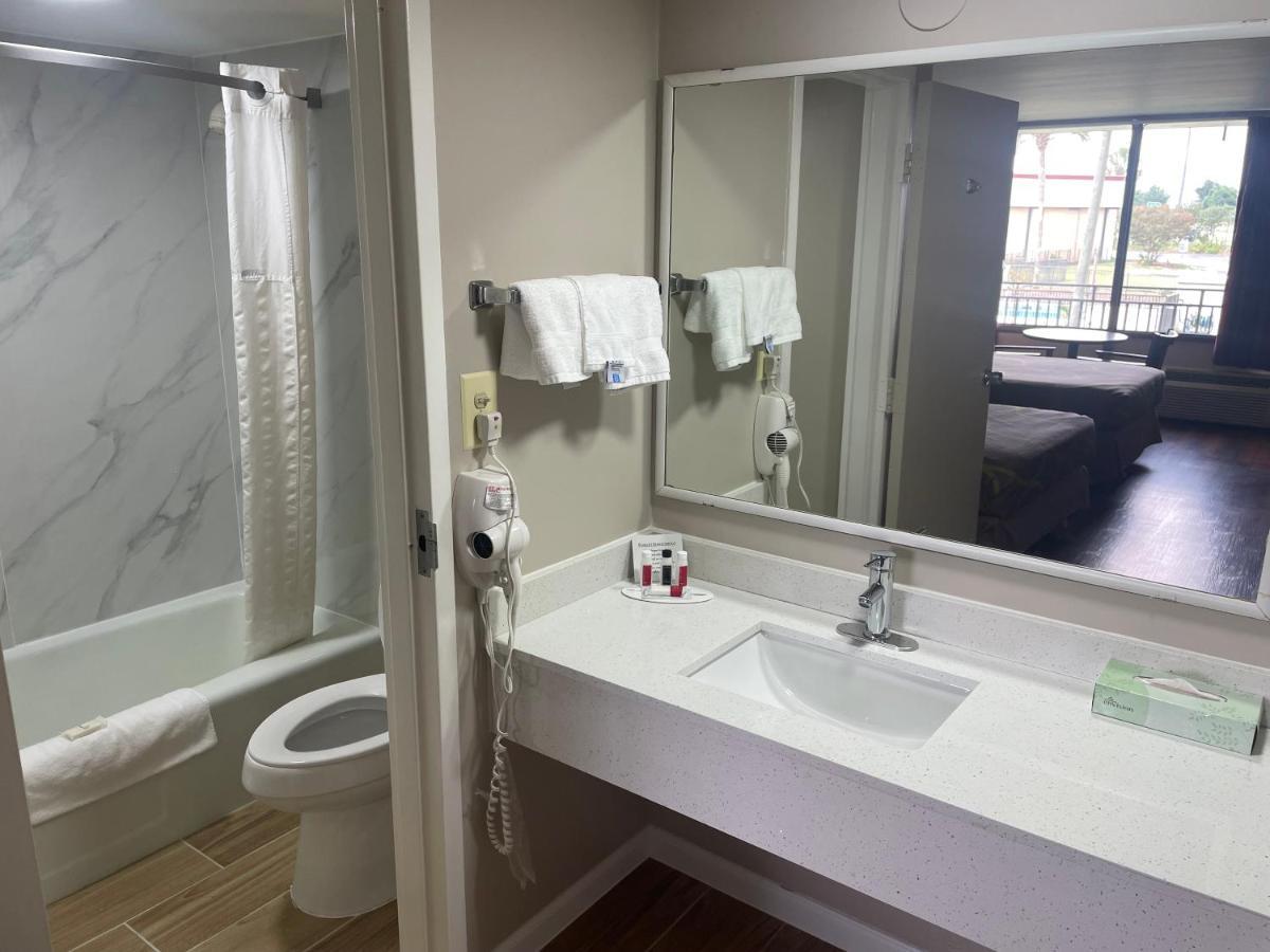 Super 8 By Wyndham Valdosta Mall Zewnętrze zdjęcie