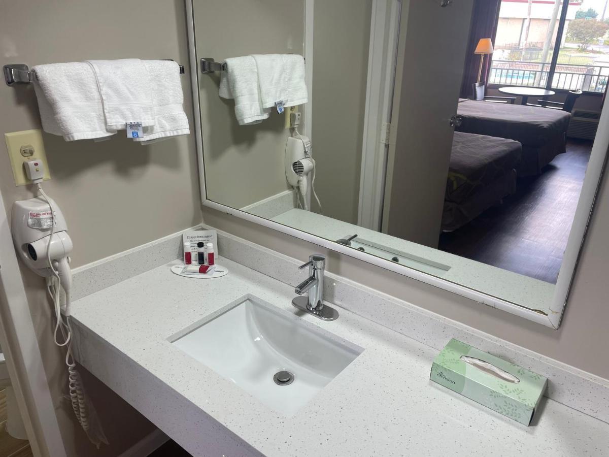 Super 8 By Wyndham Valdosta Mall Zewnętrze zdjęcie